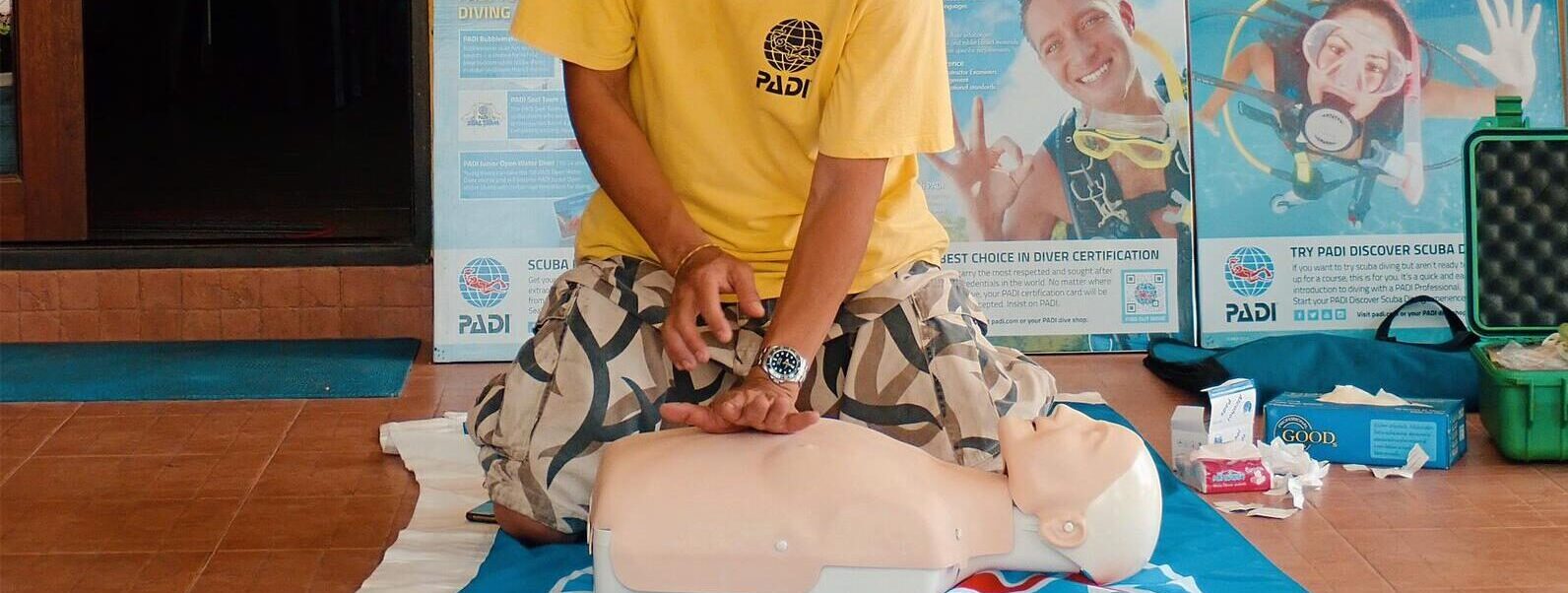 Student doing chest compression during an EFR course